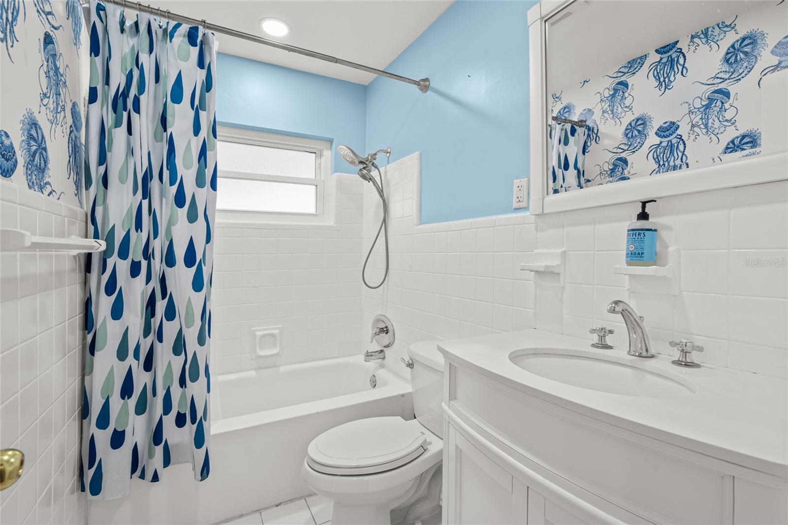 404 S West Shore Blvd Property Photo 9