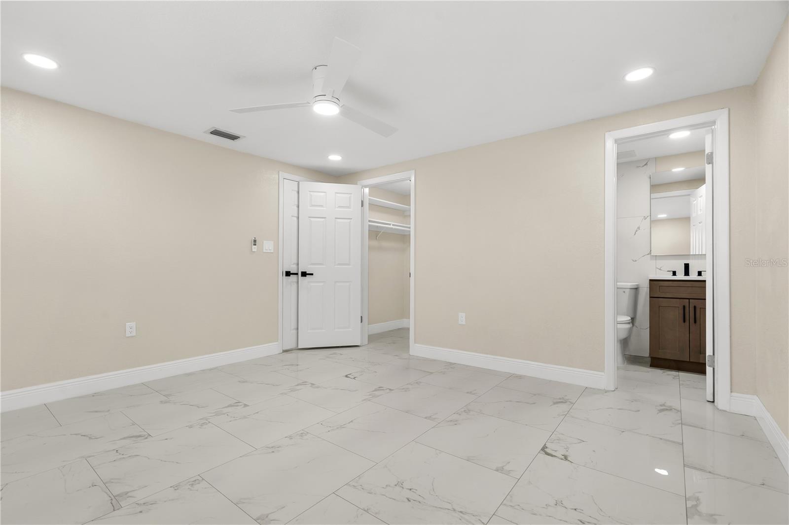 3041 Holiday Lake Dr Property Photo 20