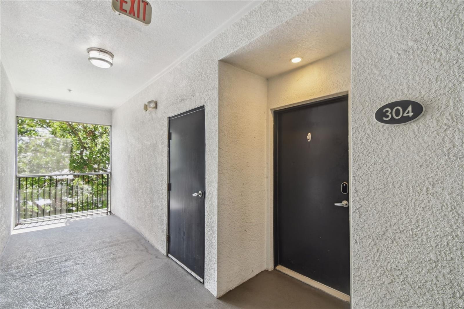 435 S Oregon Ave E #304 Property Photo 3