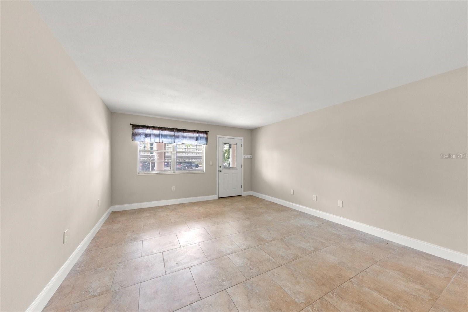 6025 Shore Blvd S #107 Property Photo 9