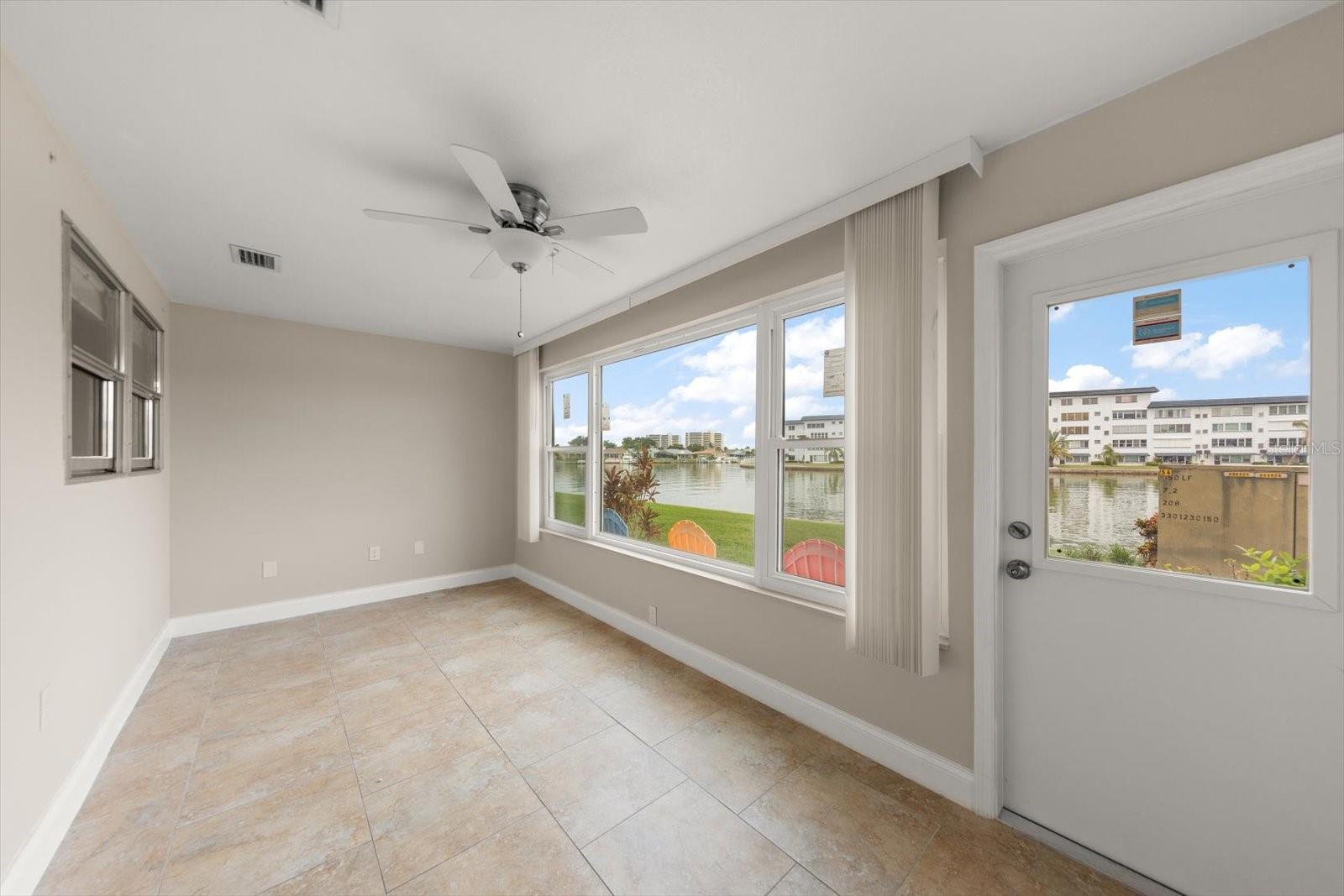 6025 Shore Blvd S #107 Property Photo 14