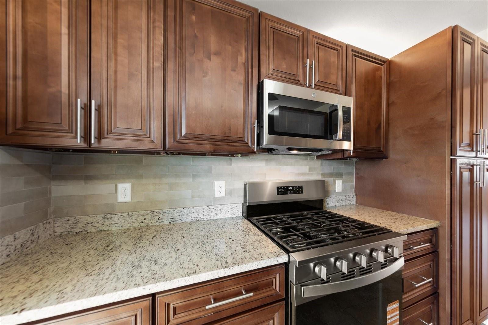 6025 Shore Blvd S #107 Property Photo 17