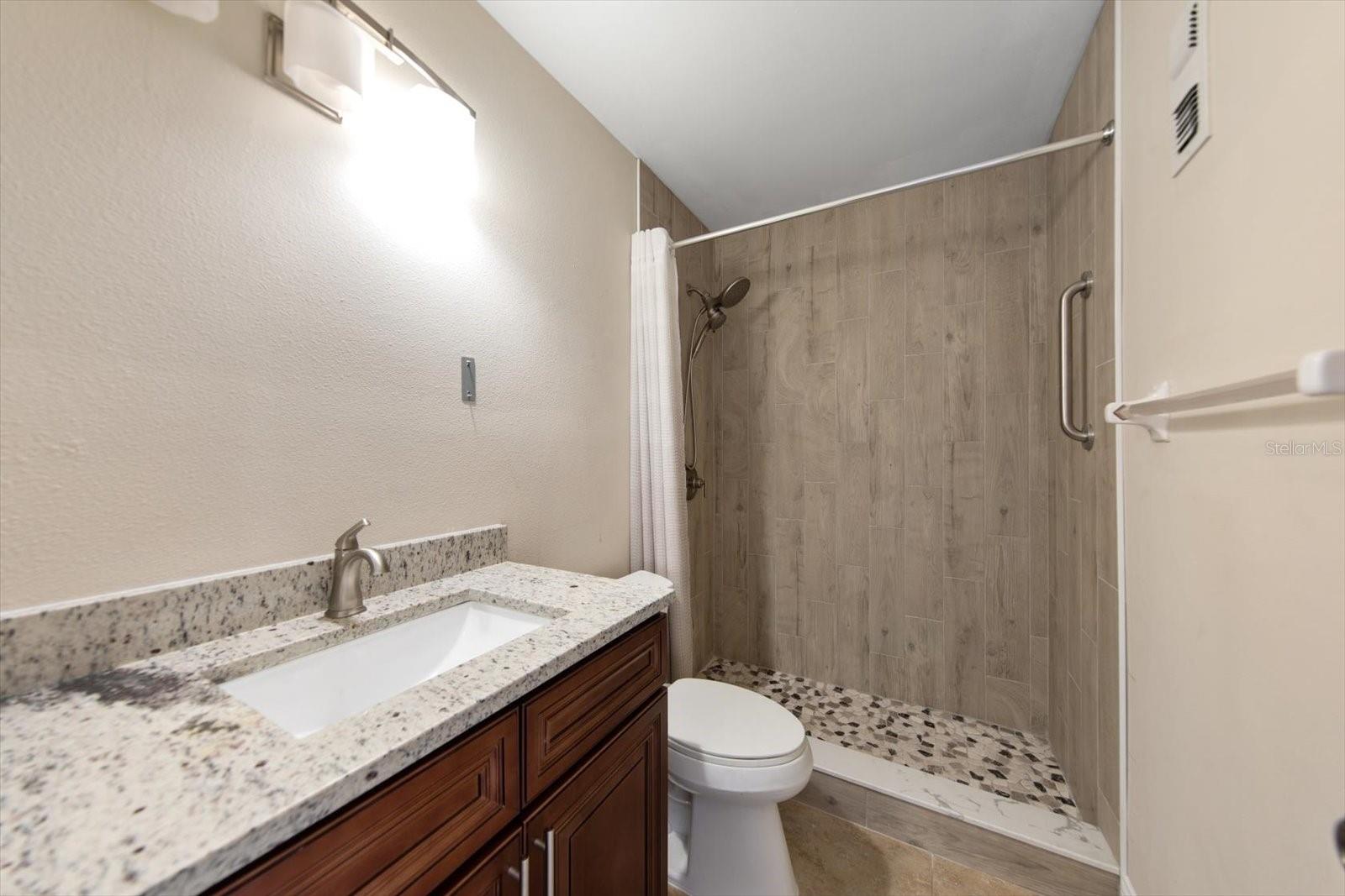 6025 Shore Blvd S #107 Property Photo 22