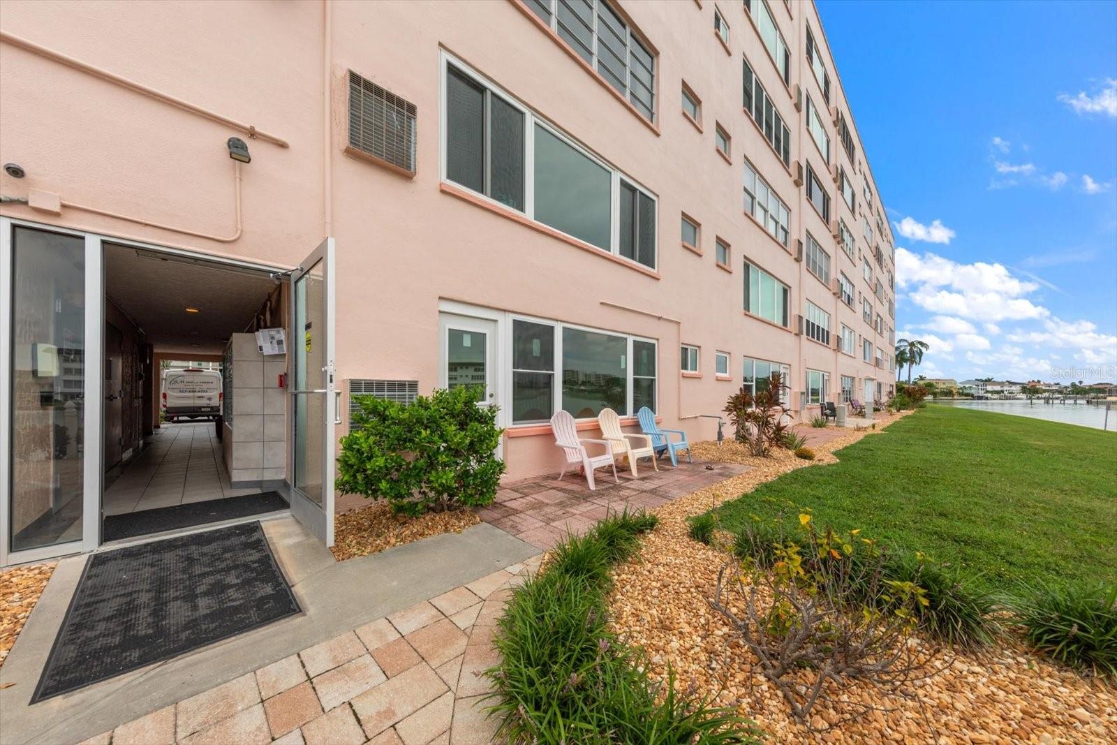 6025 Shore Blvd S #107 Property Photo 27
