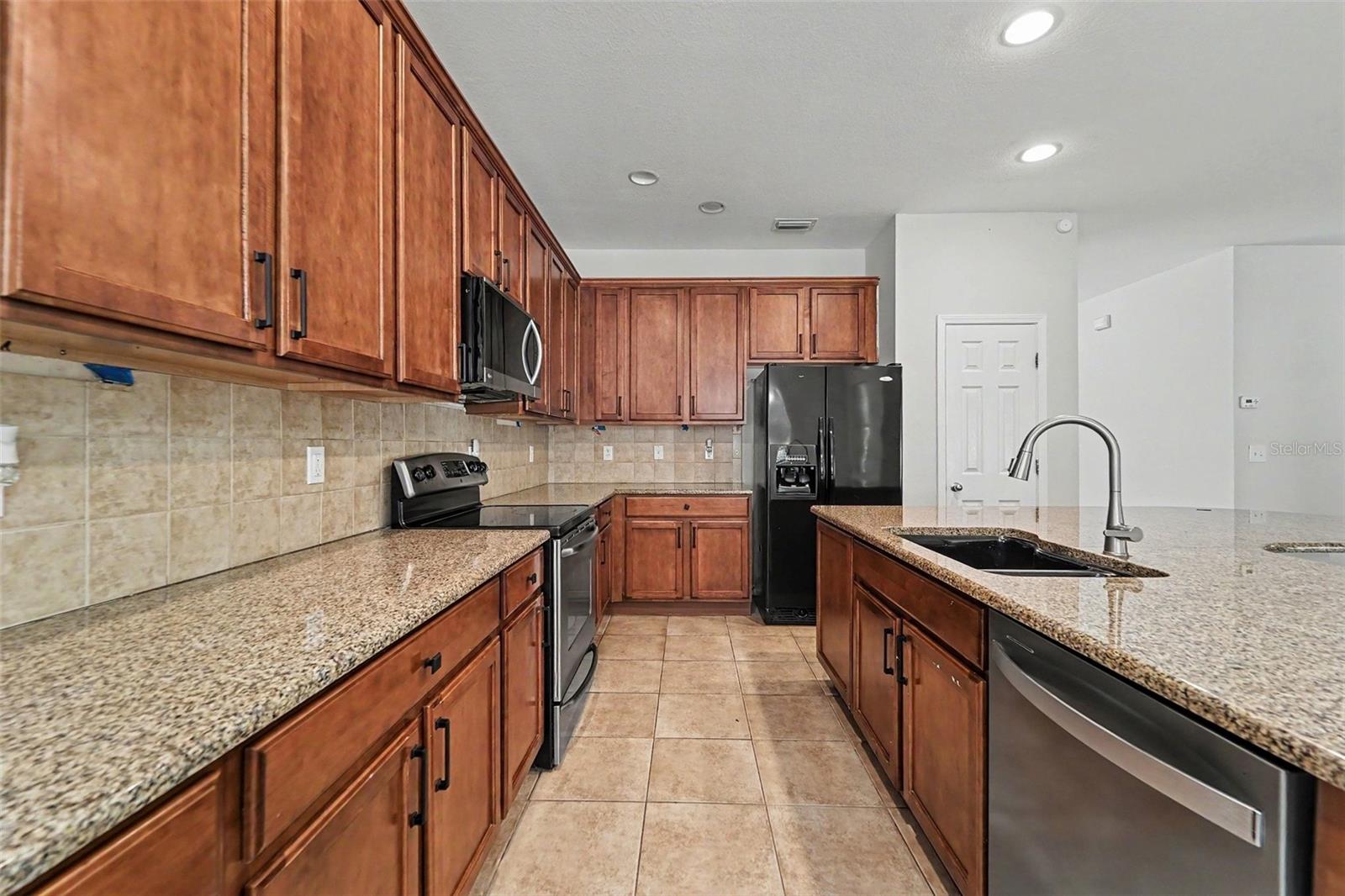 4507 Fieldview Cir Property Photo 14