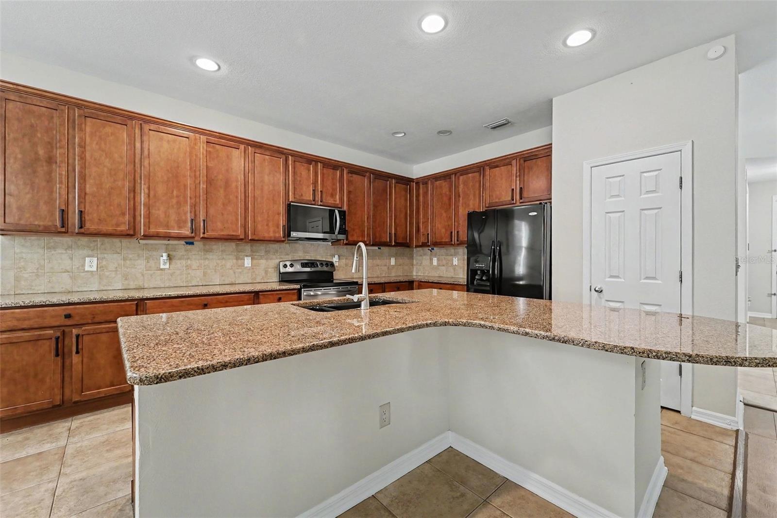4507 Fieldview Cir Property Photo 17