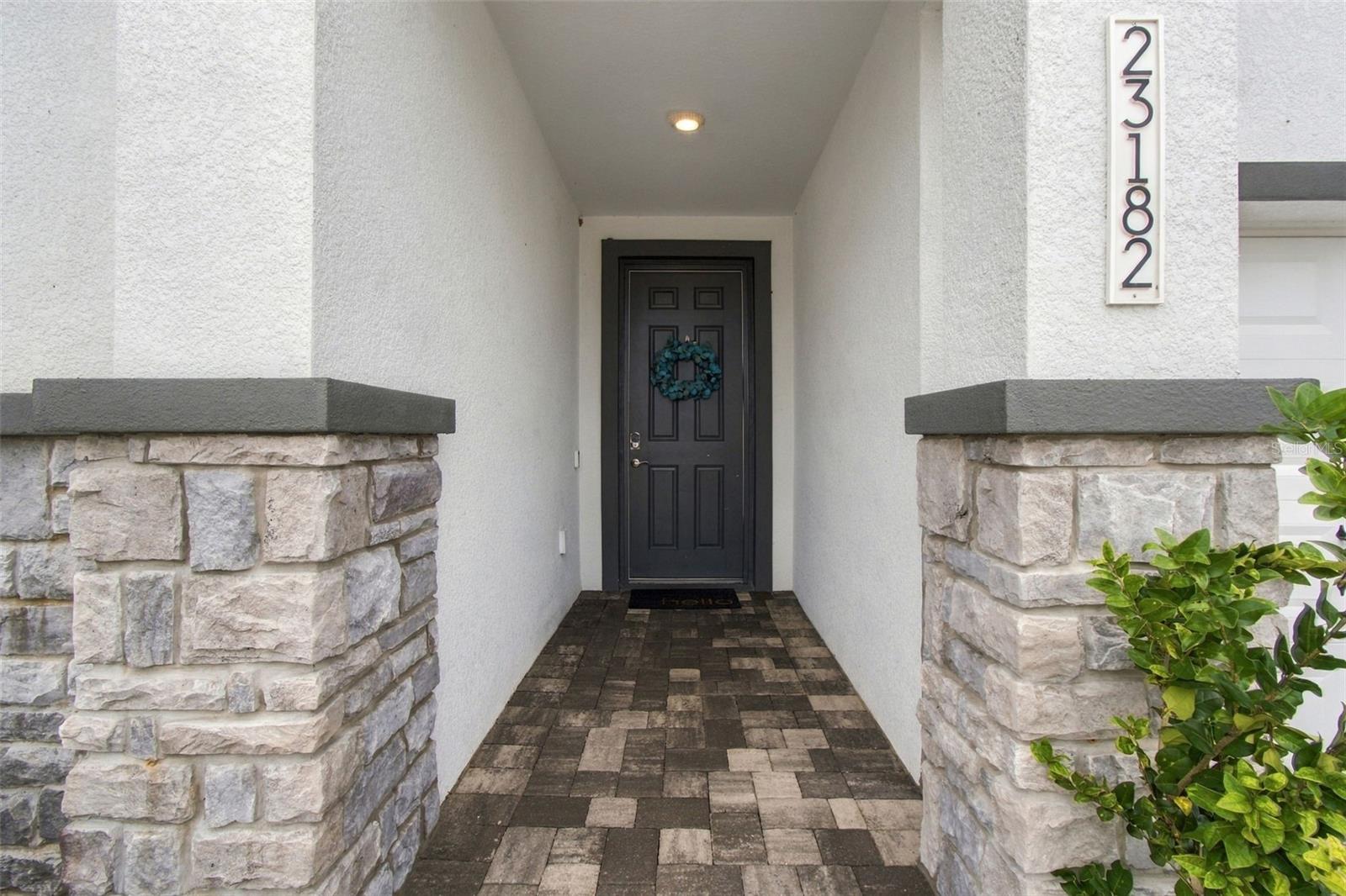 23182 Scaglione Dr Property Photo 3