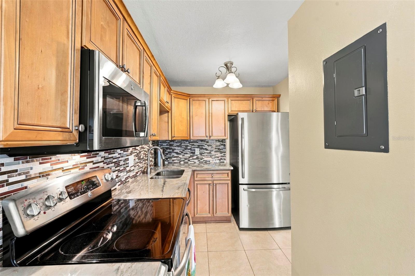 5118 Coquina Key Dr Se #b Property Photo 6