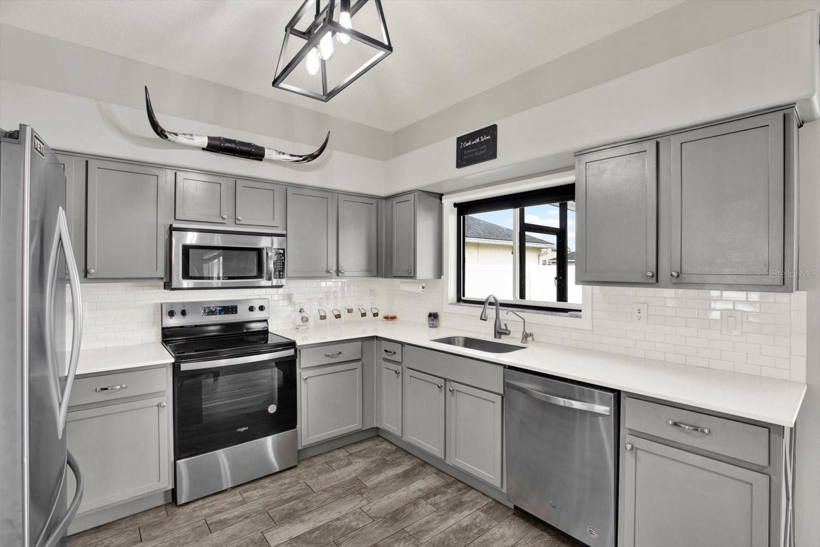 6946 Belt Link Loop Property Photo 7