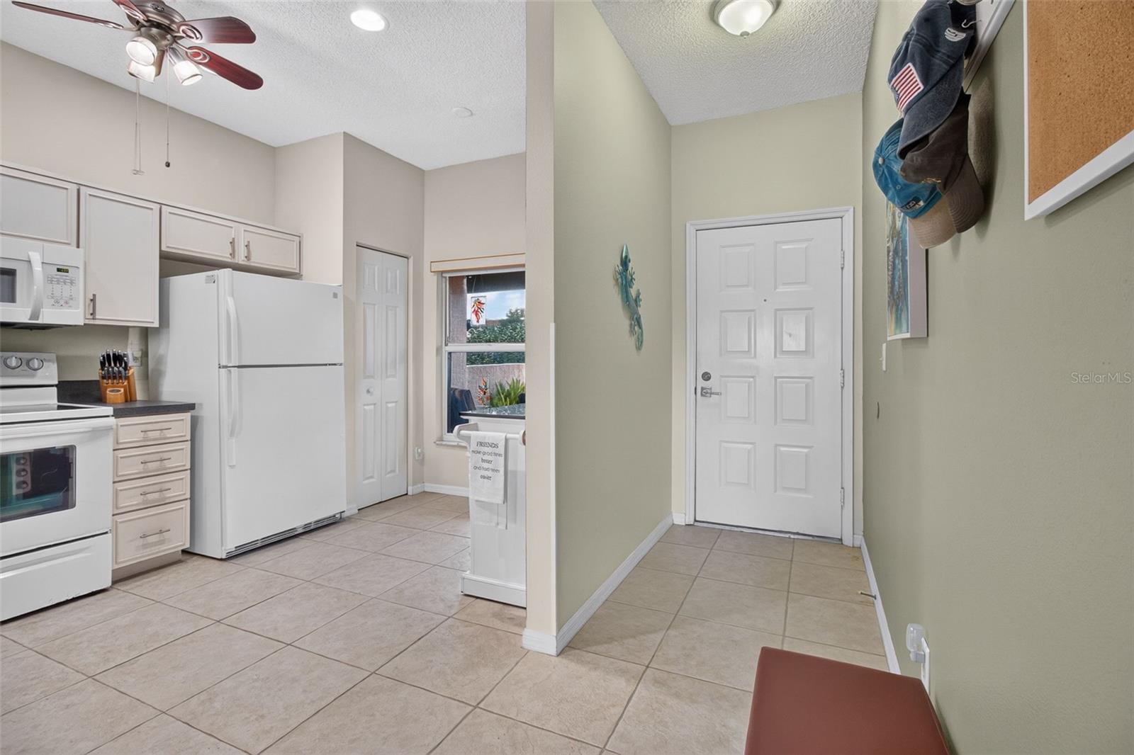 6363 99th Way N #12i Property Photo 6