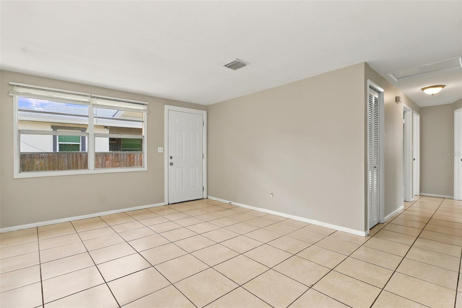 3207 E North Bay St Property Photo 2