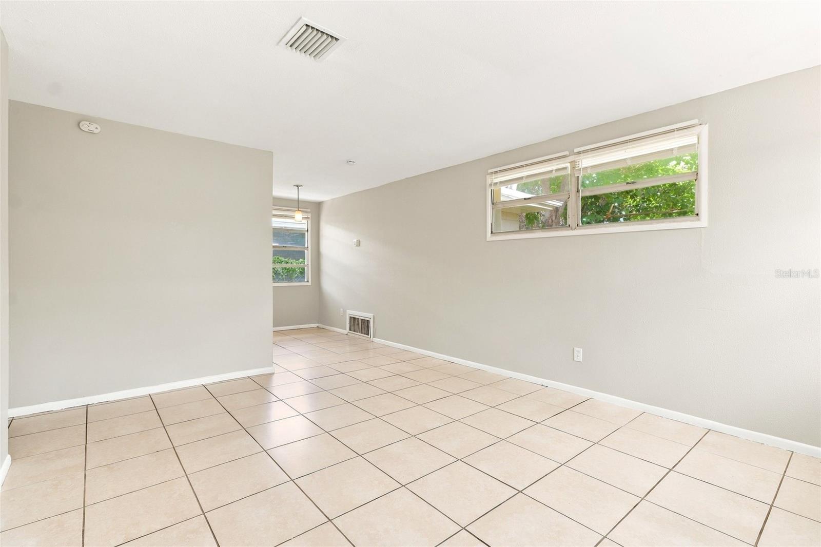 3207 E North Bay St Property Photo 4