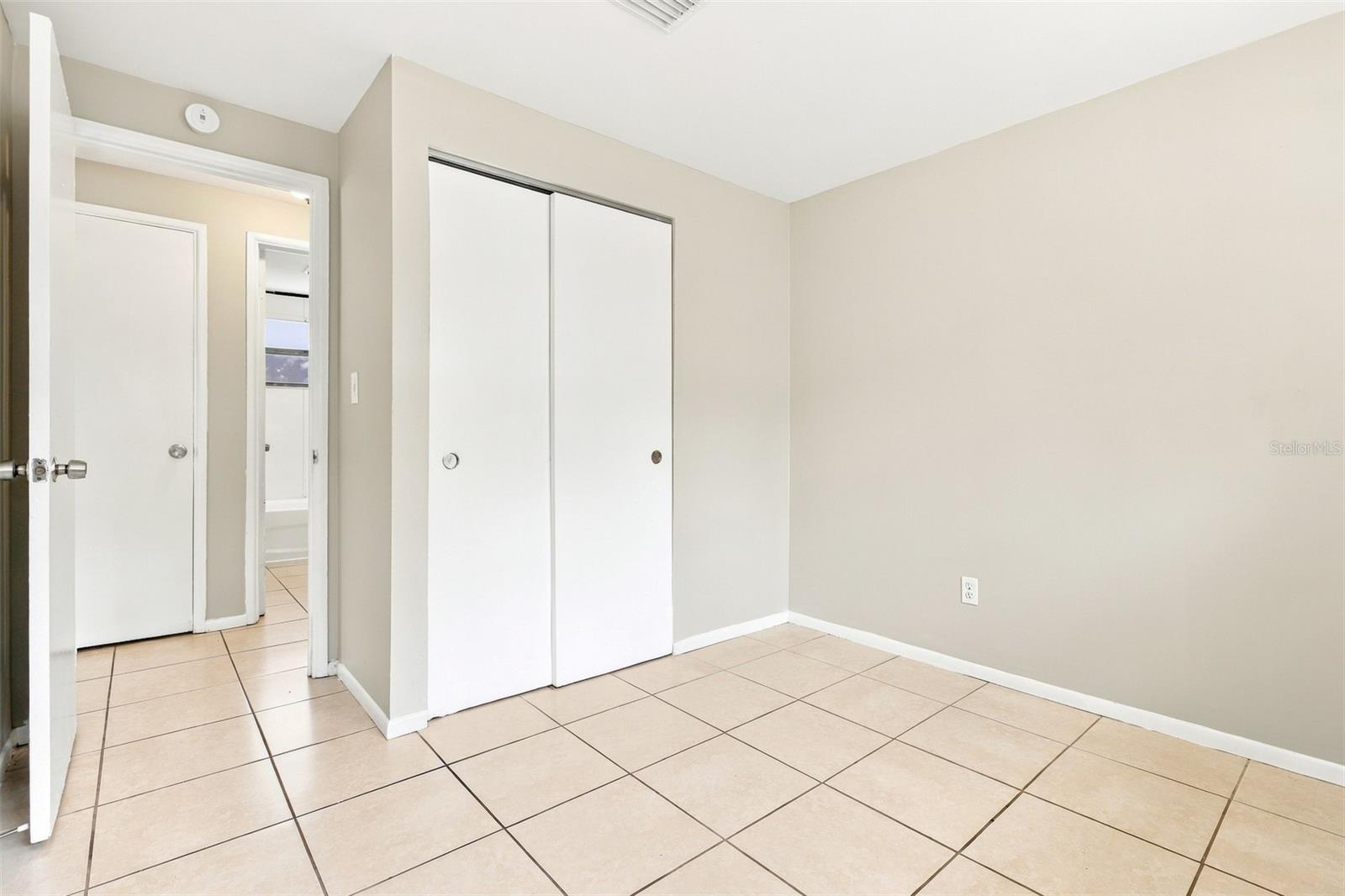 3207 E North Bay St Property Photo 9
