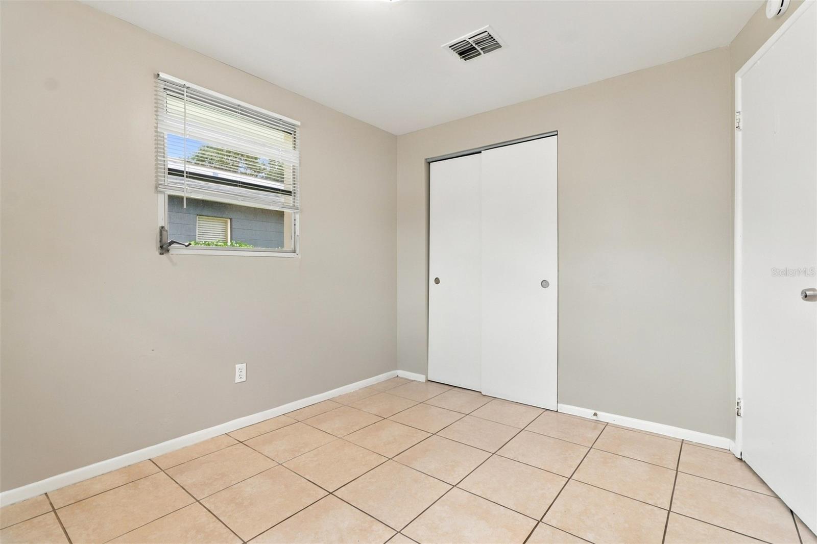 3207 E North Bay St Property Photo 12