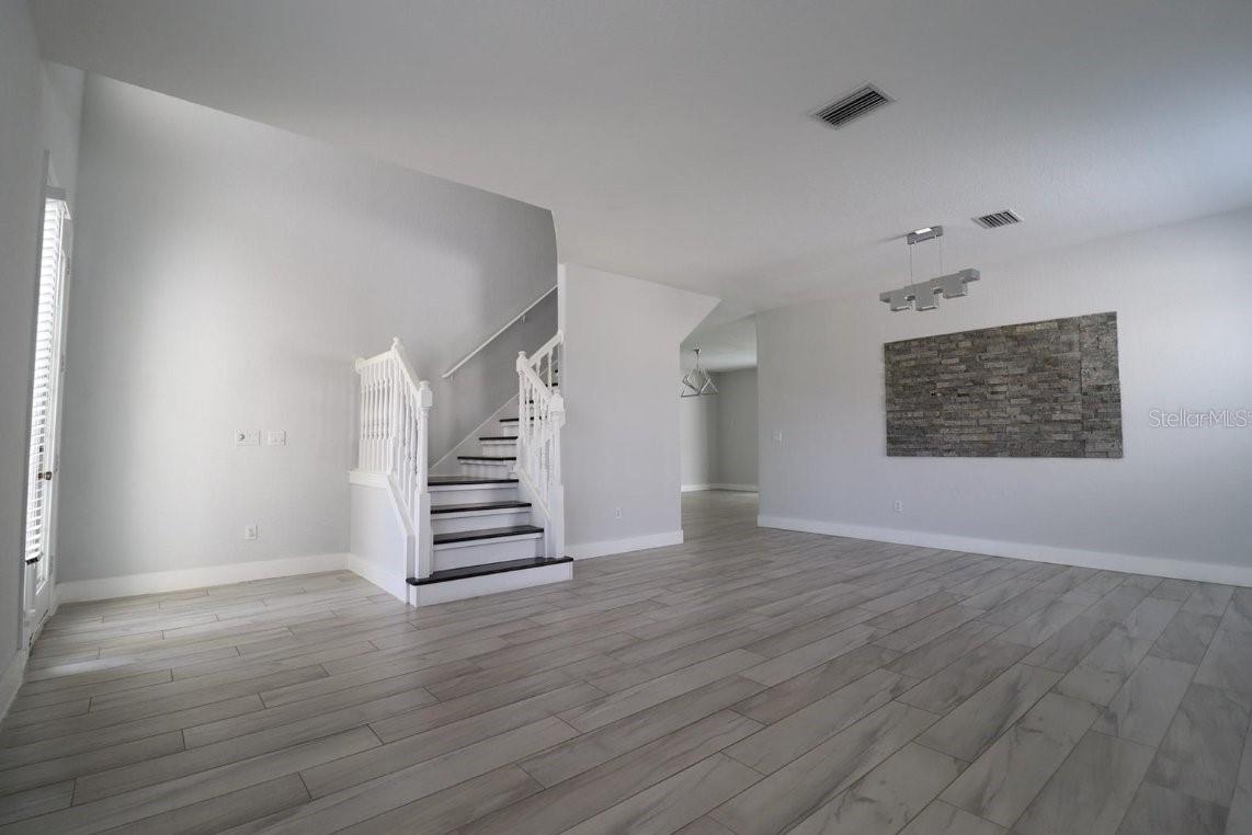 27709 Kirkwood Cir Property Photo 6