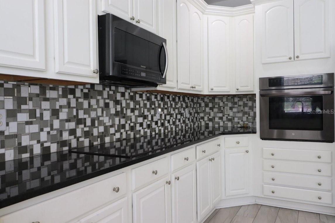 27709 Kirkwood Cir Property Photo 14