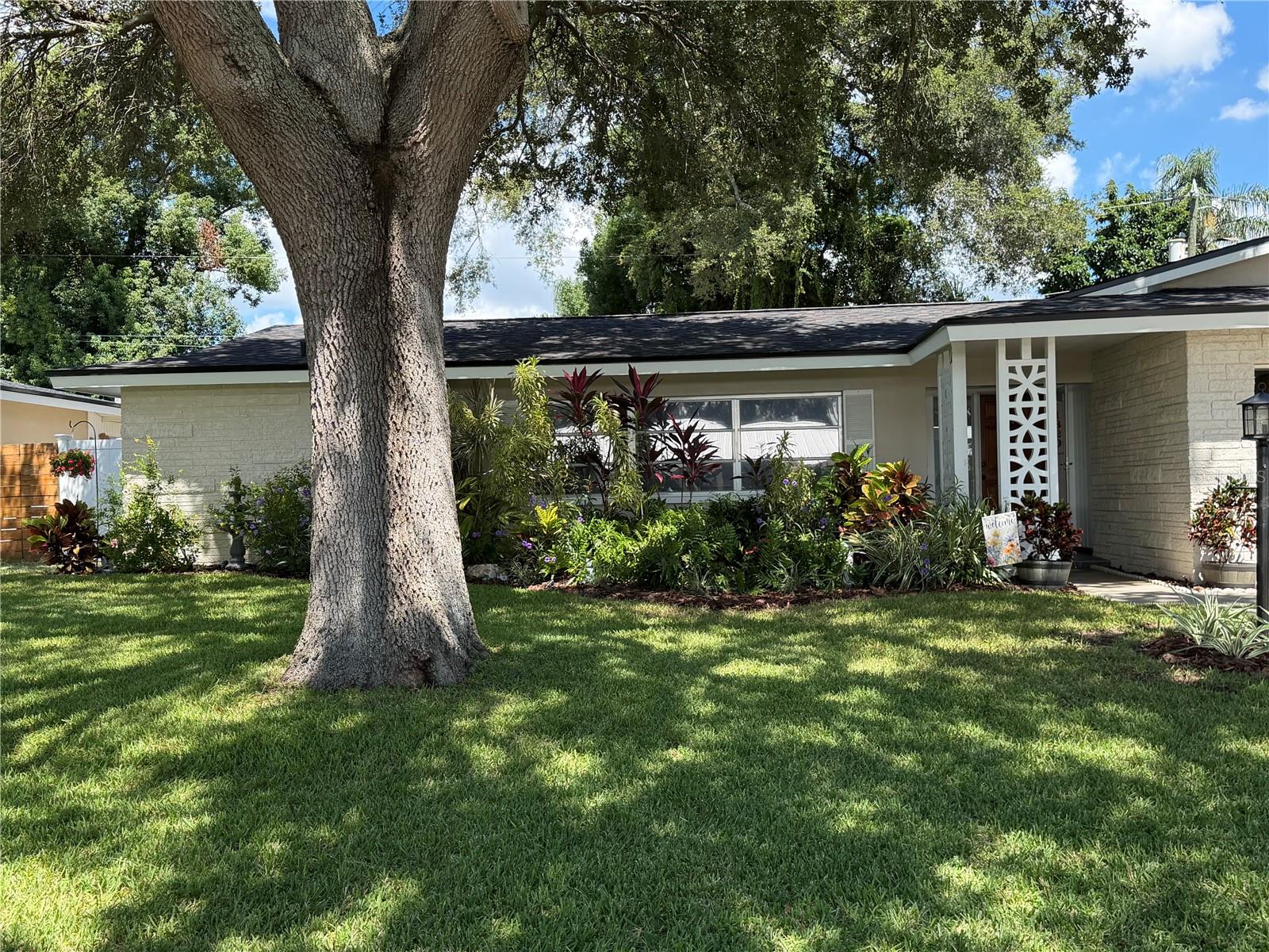 1820 Northwood Dr Property Photo 1