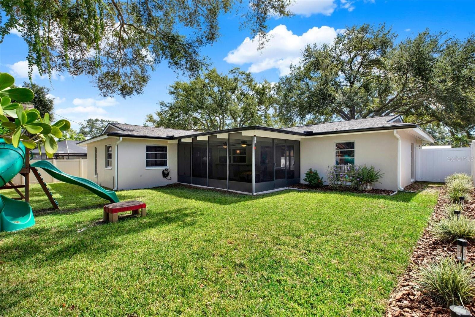1820 Northwood Dr Property Photo 8