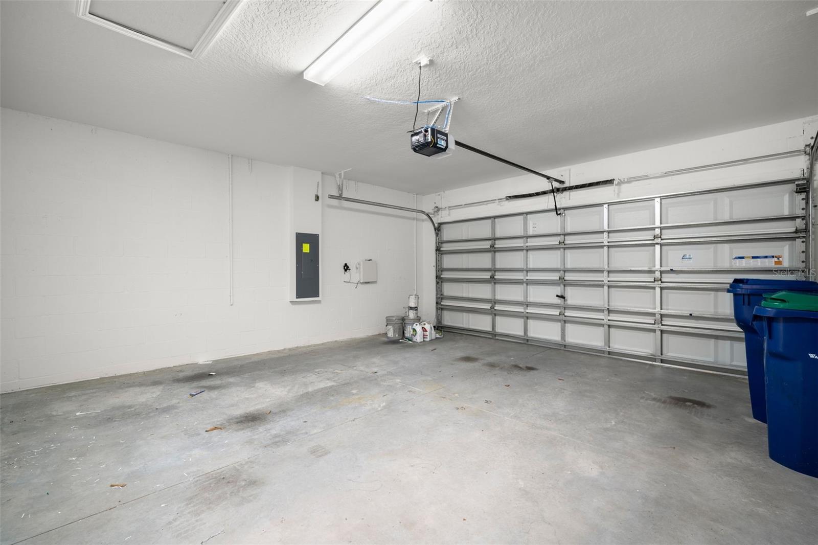 2562 Leonia Ln Property Photo 11