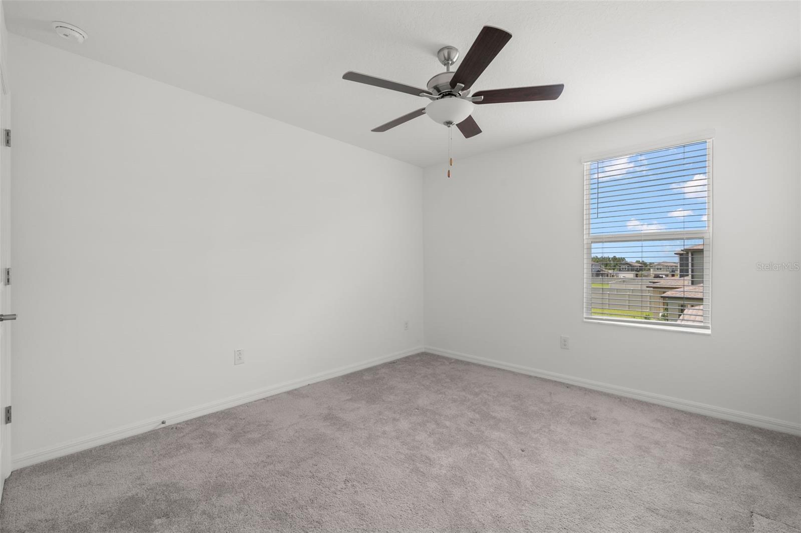2562 Leonia Ln Property Photo 13