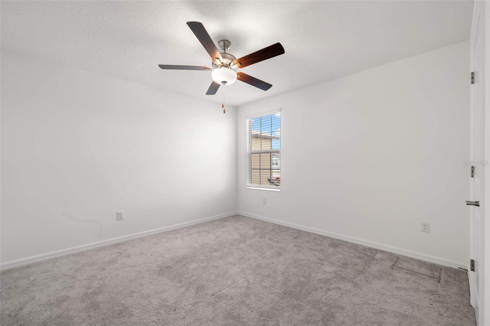2562 Leonia Ln Property Photo 14