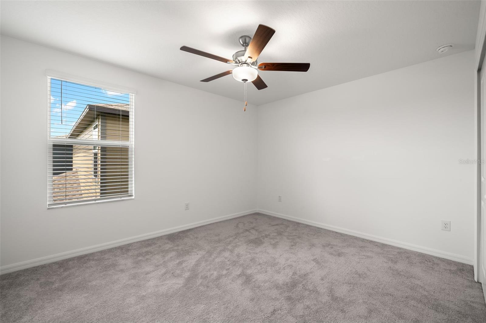 2562 Leonia Ln Property Photo 15