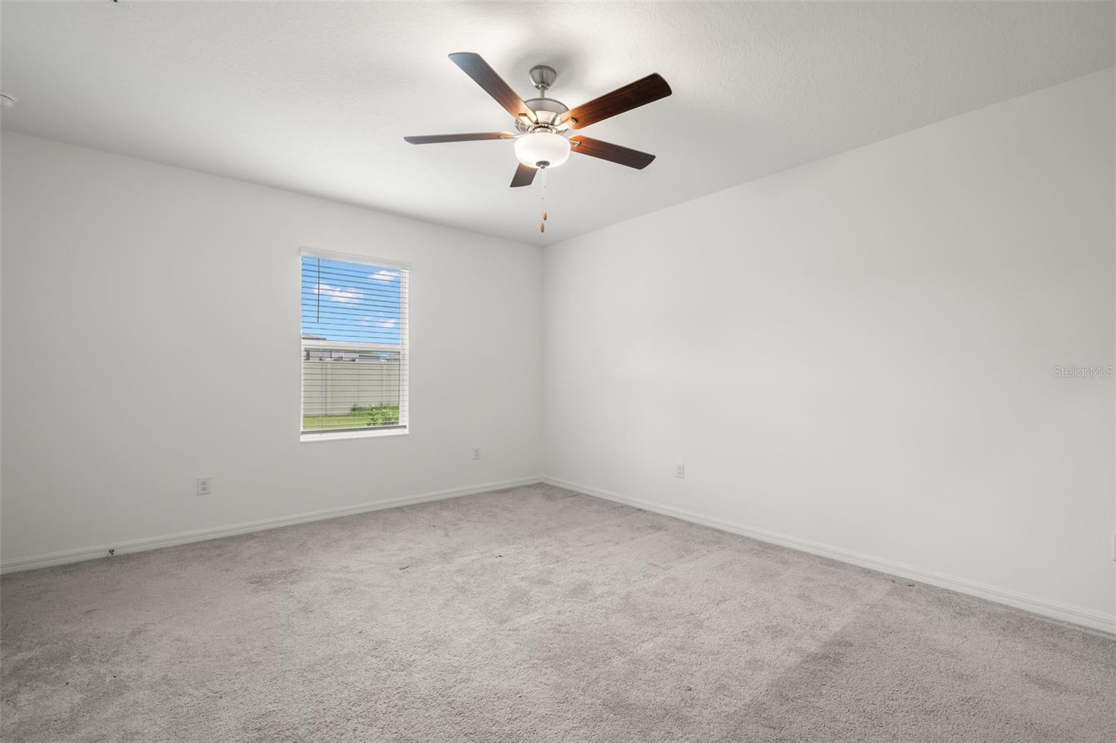 2562 Leonia Ln Property Photo 17