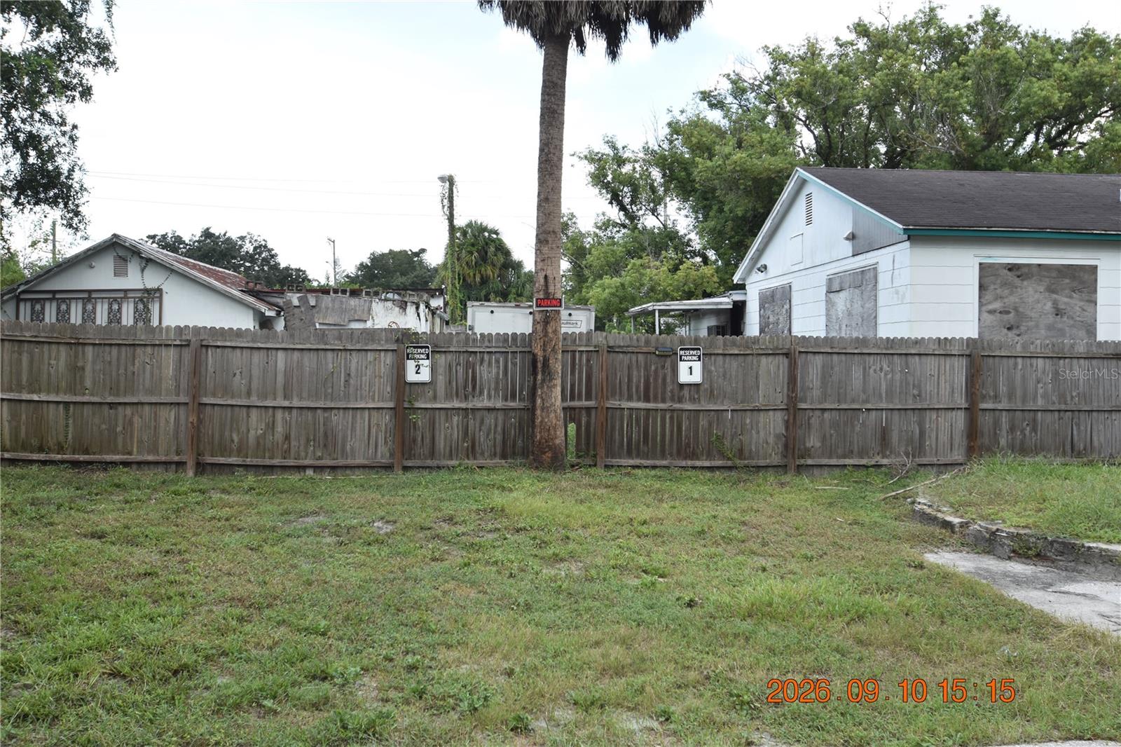 907 E Patterson St Property Photo 3