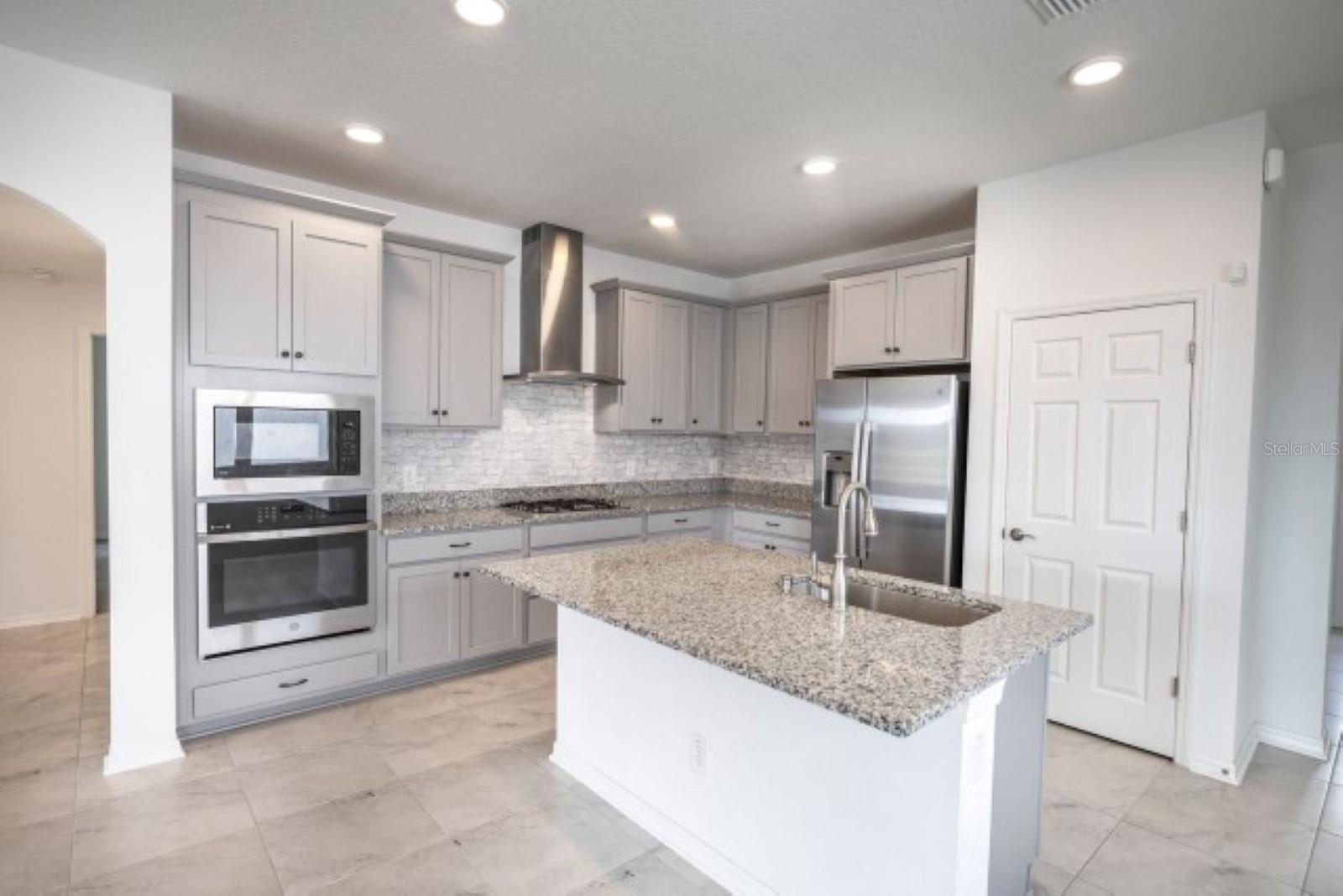10715 New Morning Dr Property Photo 11