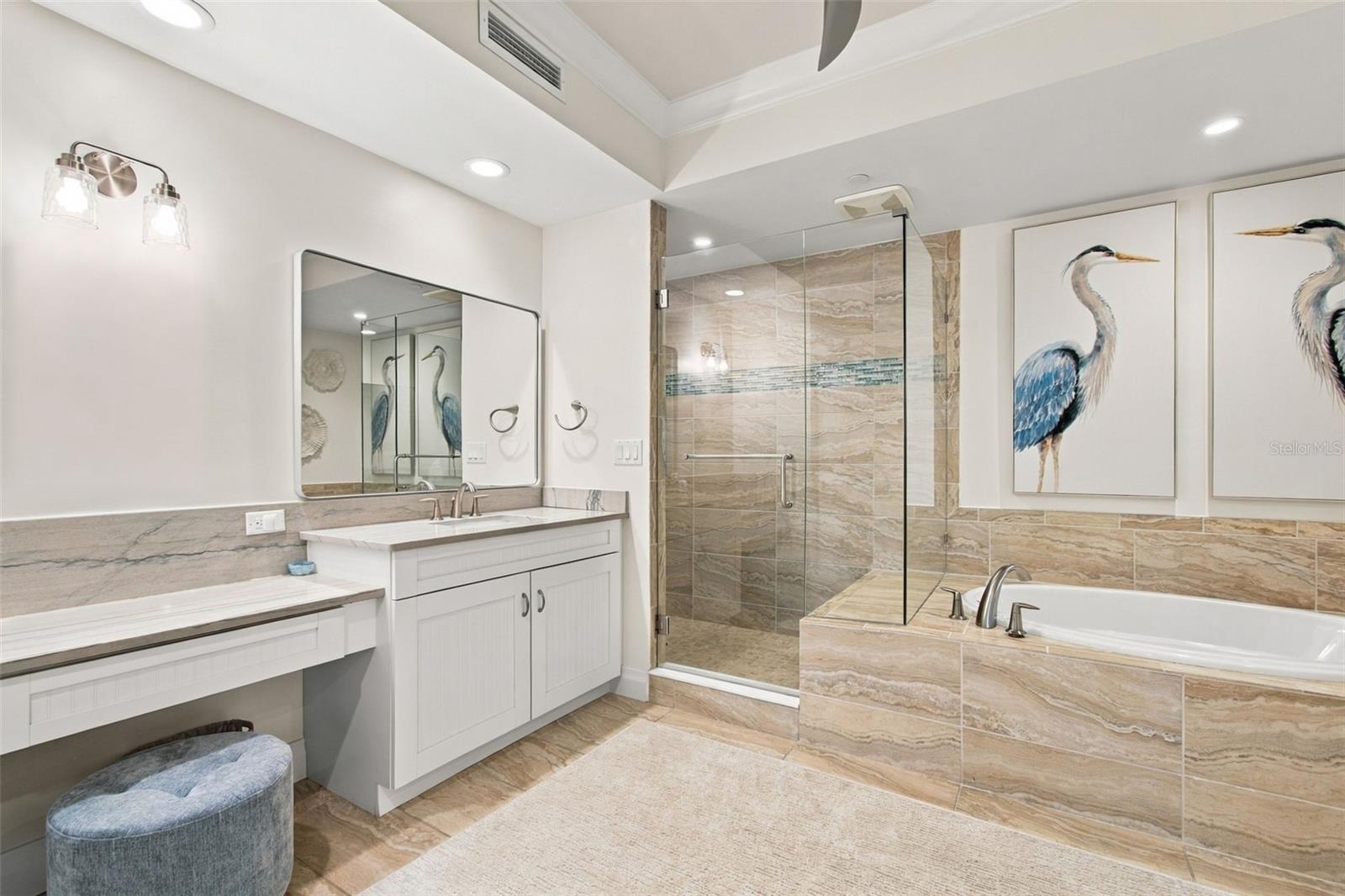 650 Collany Rd #406 Property Photo 41