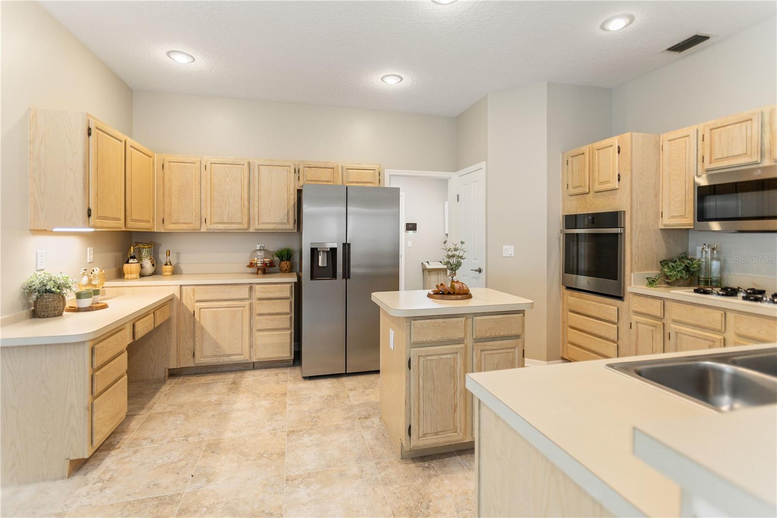 28402 Openfield Loop Property Photo 16