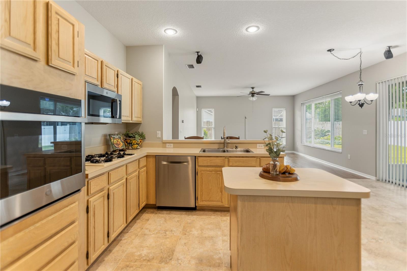28402 Openfield Loop Property Photo 18