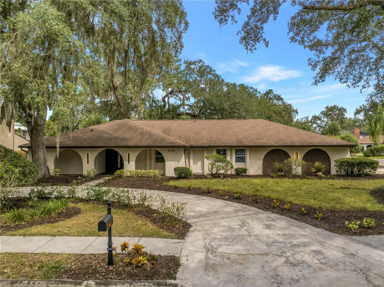 1116 N Riverhills Dr Property Photo 1