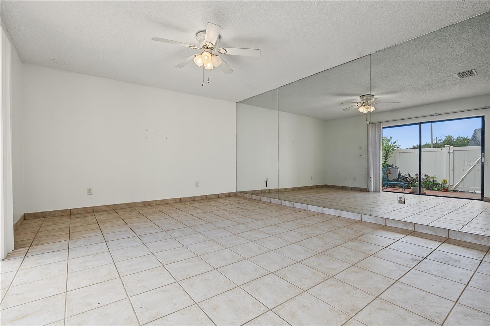 8119 Oak Trace Way #c Property Photo 4