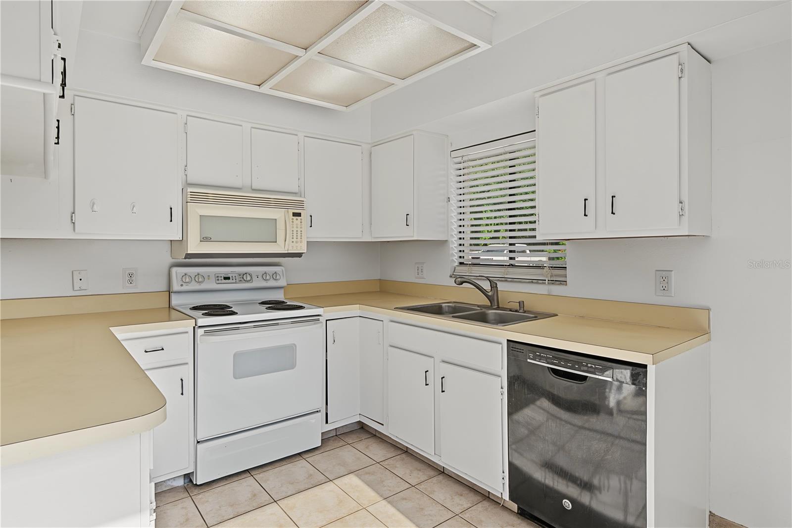 8119 Oak Trace Way #c Property Photo 9