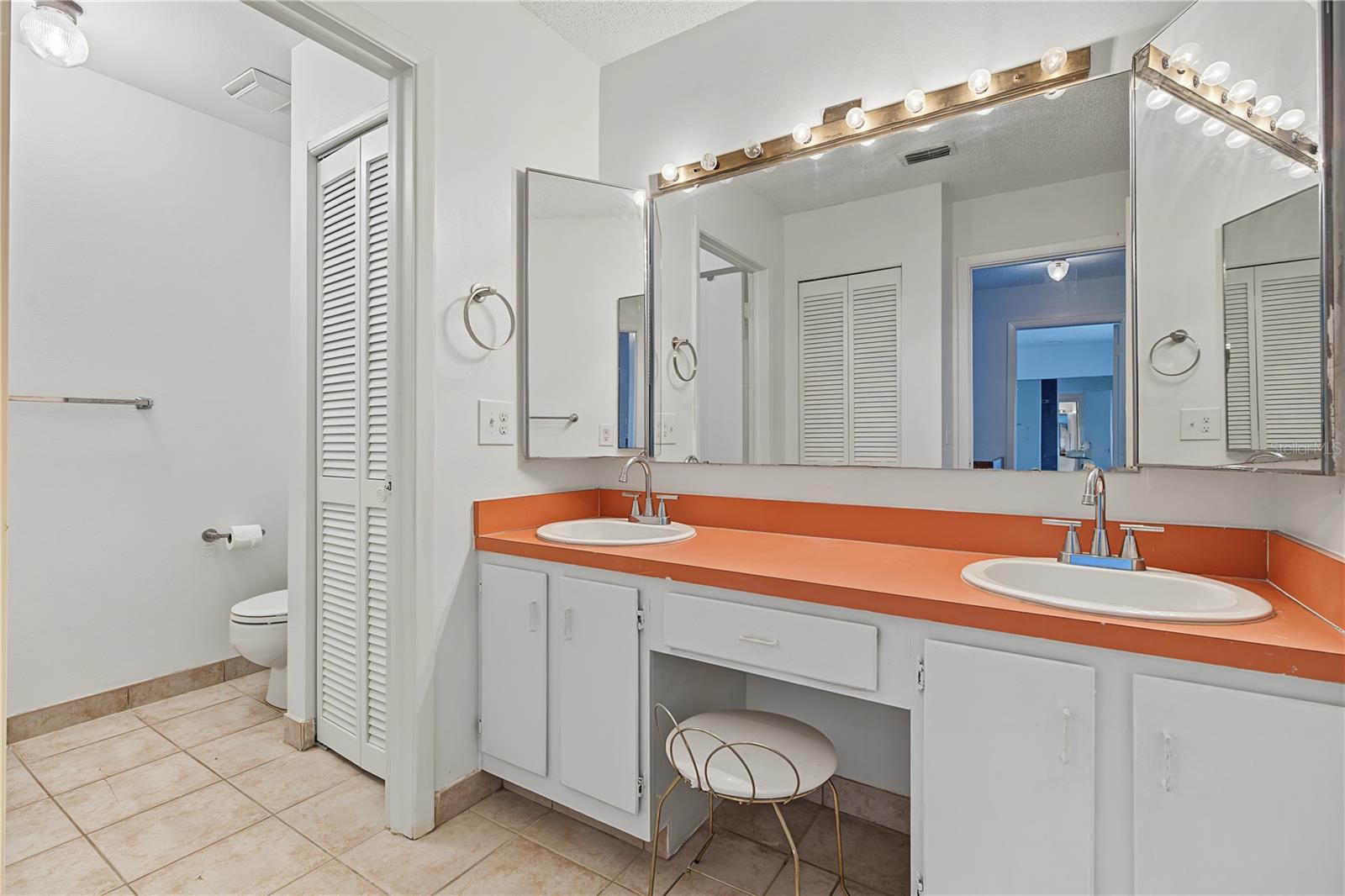8119 Oak Trace Way #c Property Photo 18