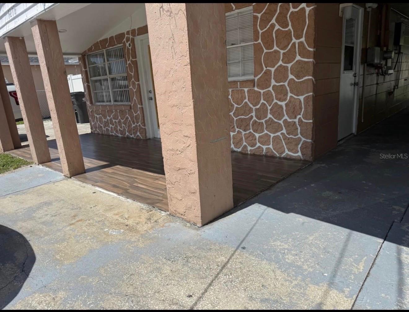 7210 N Hubert Ave Property Photo 2