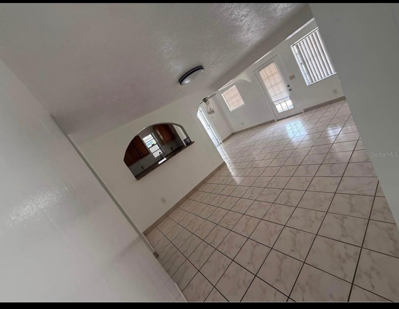 7210 N Hubert Ave Property Photo 5