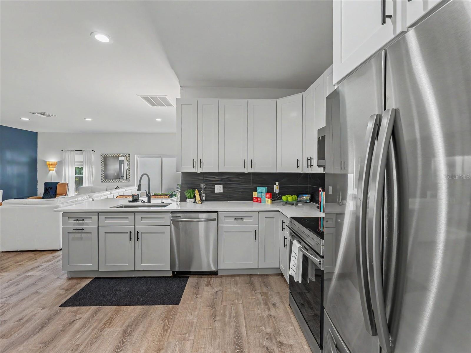 9397 Northcliffe Blvd Property Photo 13