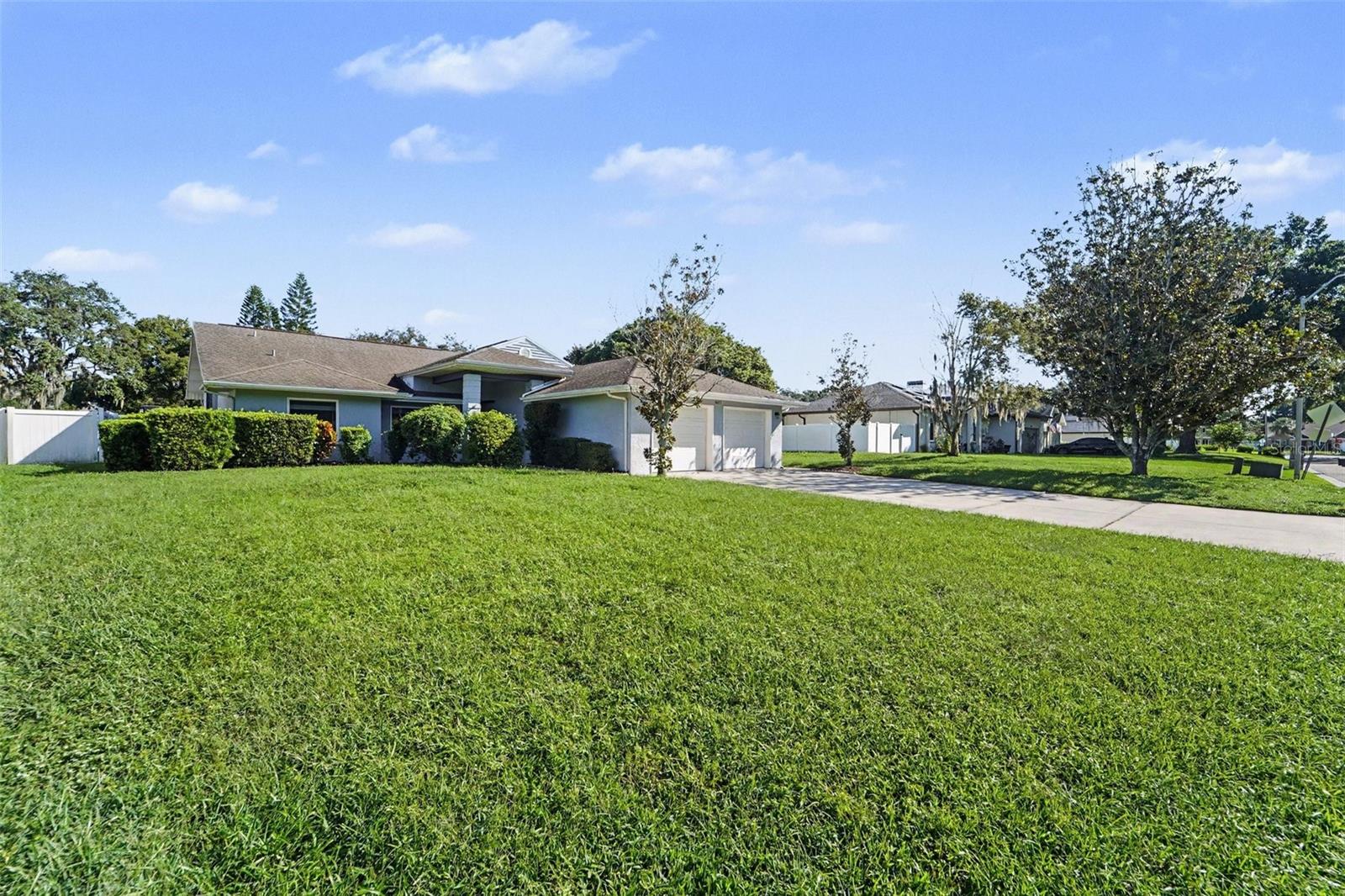 8807 Wellesly Ct Property Photo 3