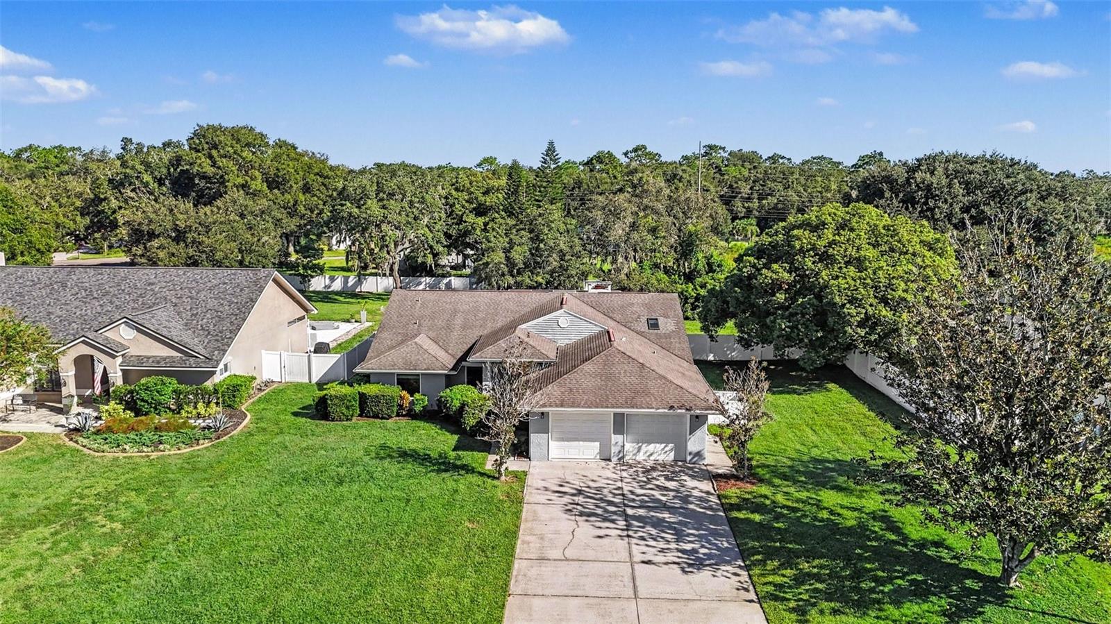 8807 Wellesly Ct Property Photo 4