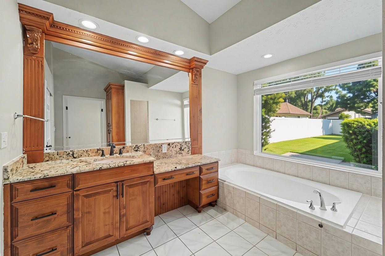 8807 Wellesly Ct Property Photo 21