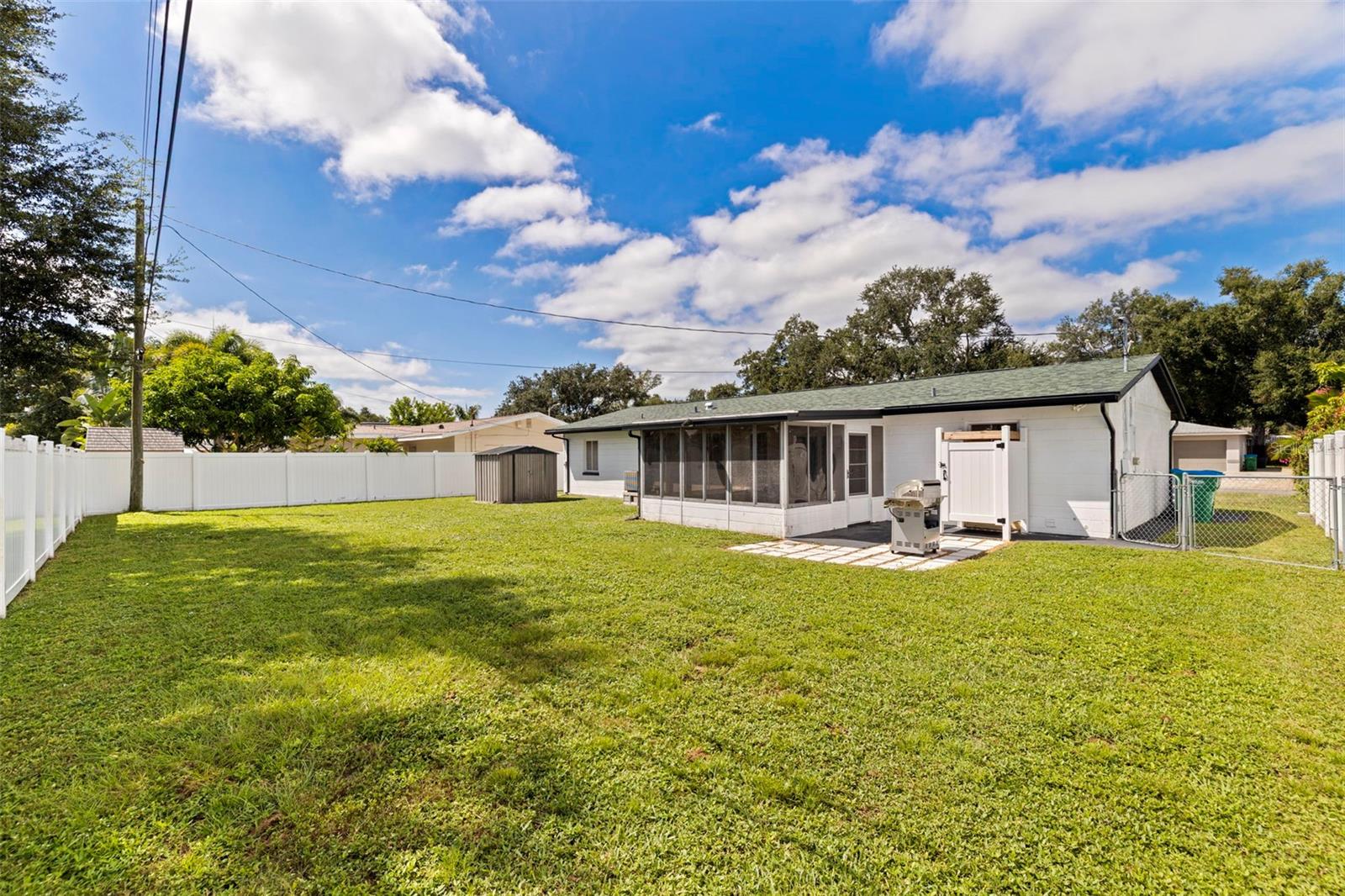4333 61st Ln N Property Photo 28