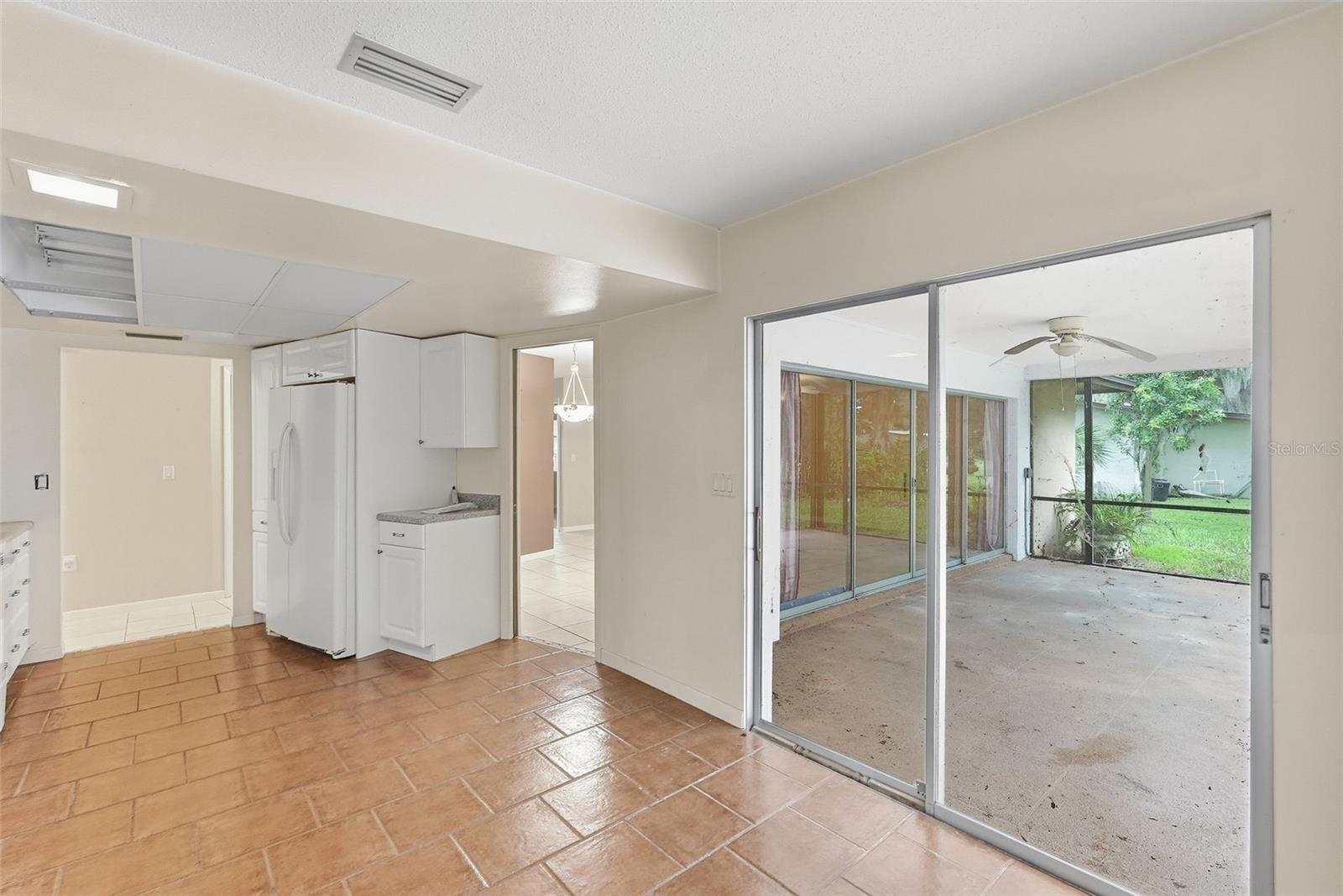 1411 52 St E Property Photo 11