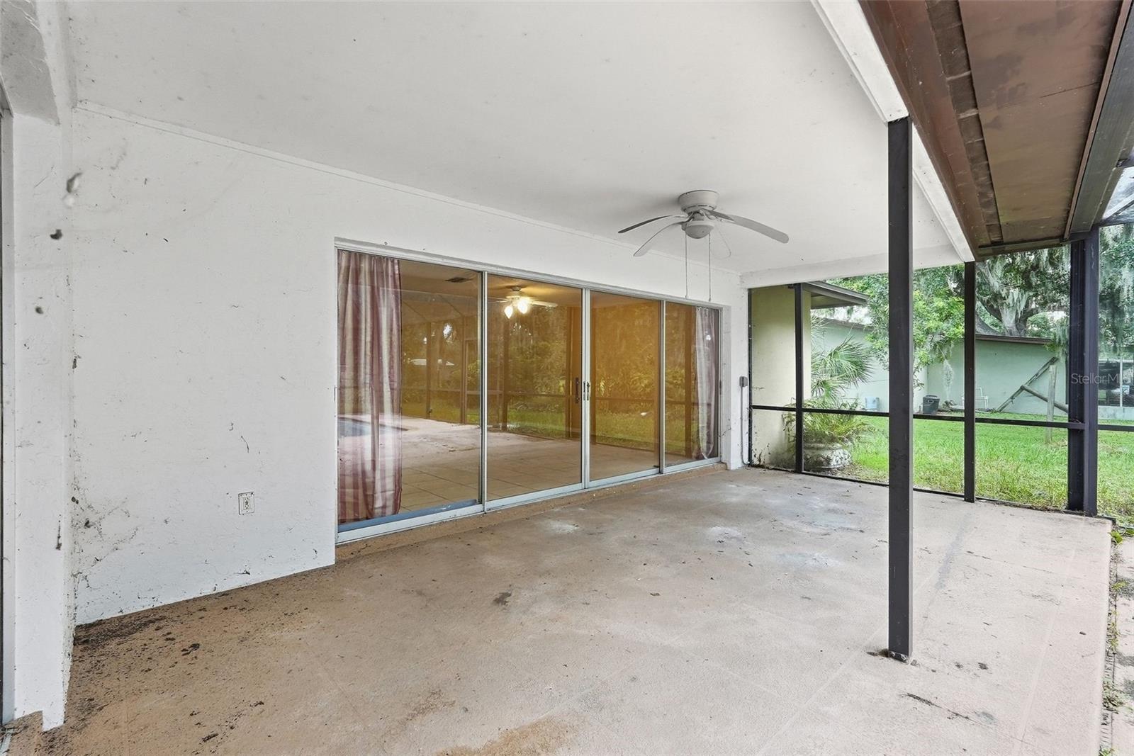 1411 52 St E Property Photo 18