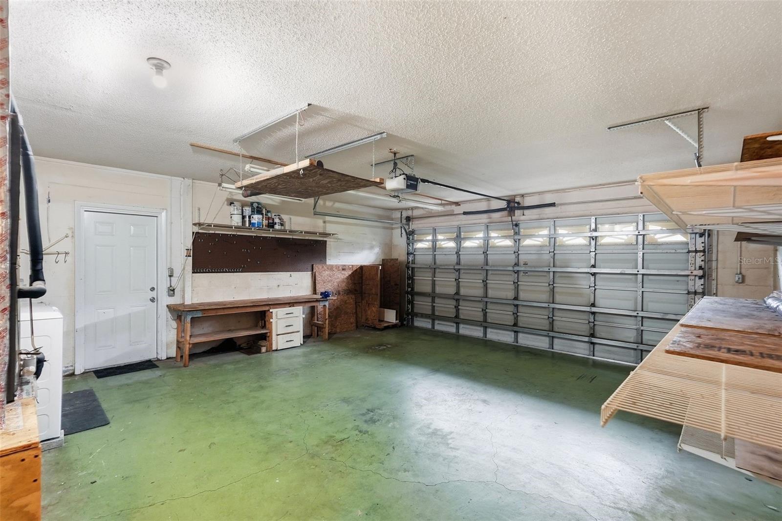 1411 52 St E Property Photo 24