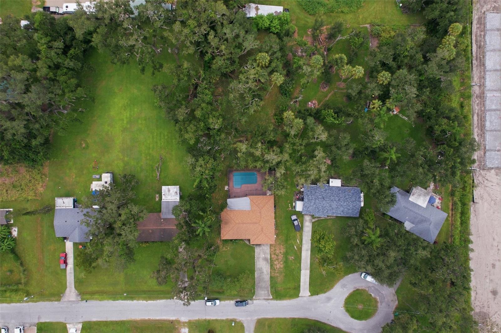 1411 52 St E Property Photo 27