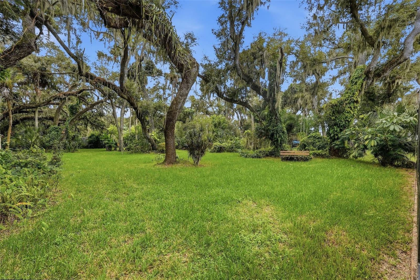 1411 52 St E Property Photo 33