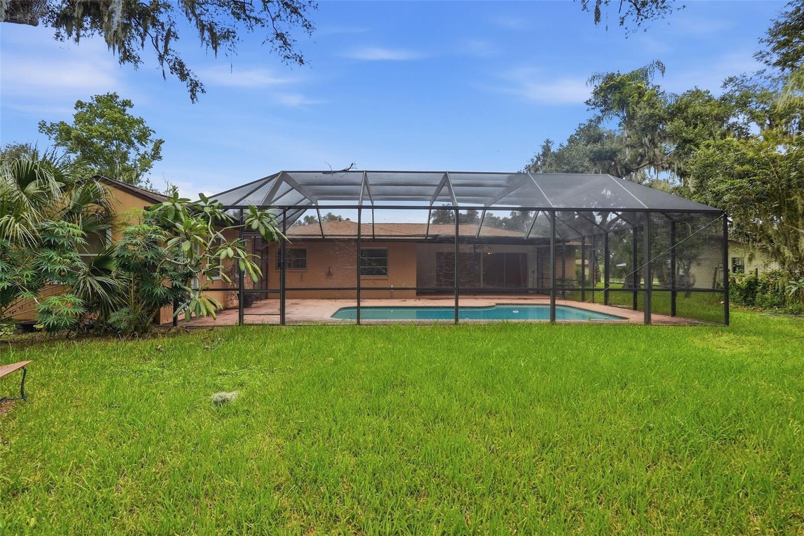 1411 52 St E Property Photo 35