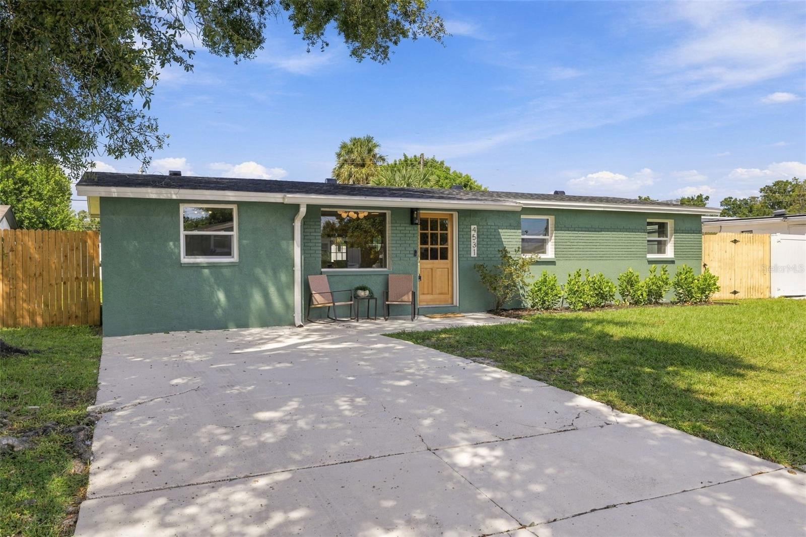 4531 W Fern St Property Photo 2